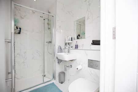 Syresham Gardens, Haywards Heath - Photo 5