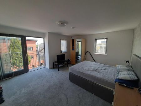 3 bedroom apartment to rent - Photo 3