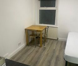 Studio Flat, Princess St, LU1 - Photo 2