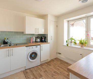 3 bedroom flat to rent - Photo 5