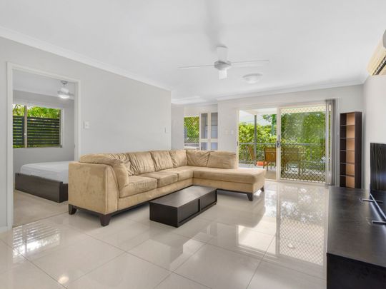 Spacious inner city unit - Photo 1