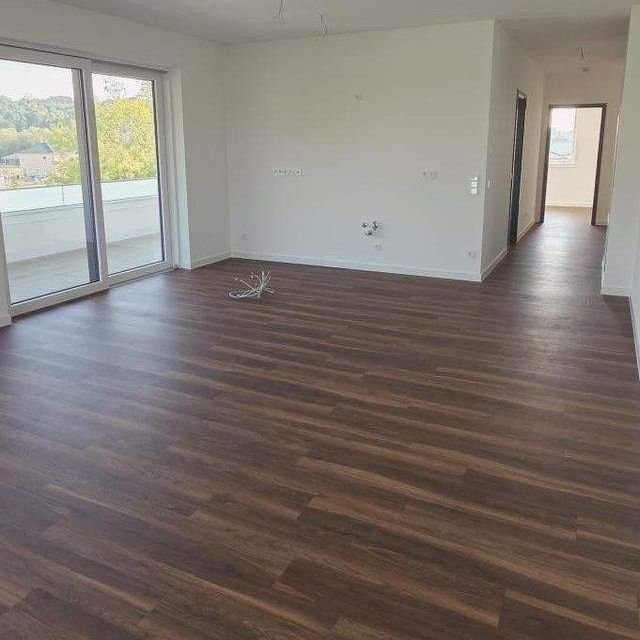 Dachtraum - Ruhig und grün! Große Terrasse, modernes Bad mit freistehender Wanne! - Photo 1