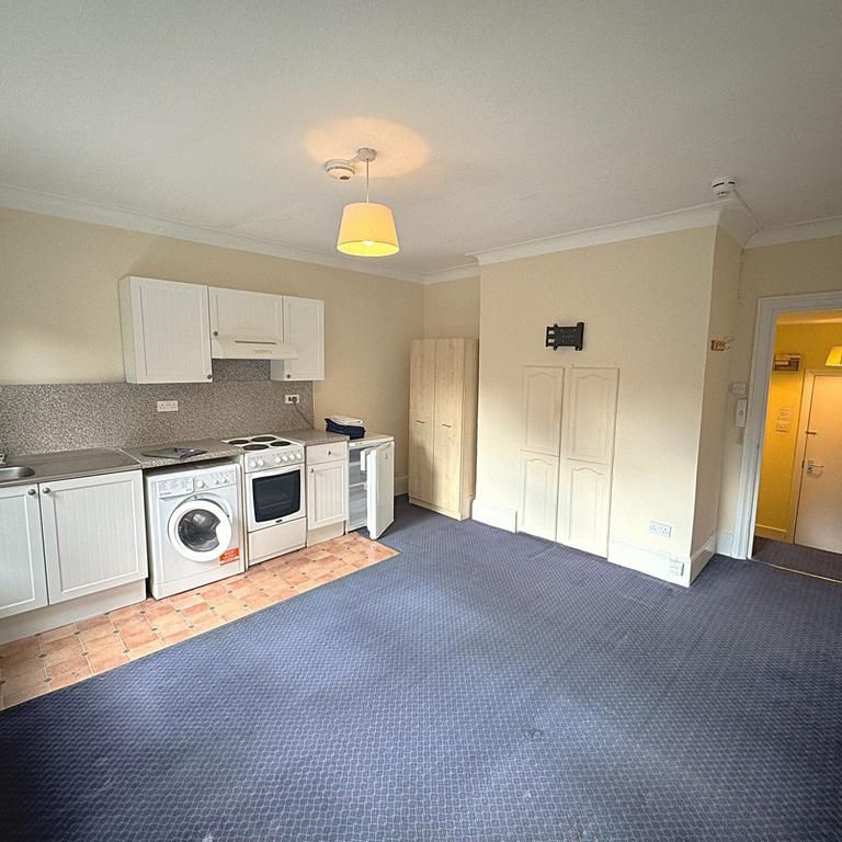 Studio to rent - Photo 1