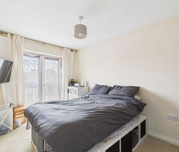 2 Bedroom - Photo 4
