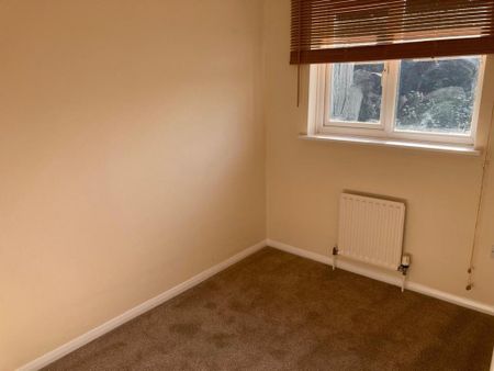 4 bedroom detached house to rent - Photo 5