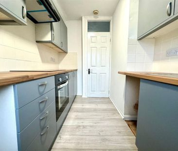 1 Bedroom Maisonette - Garden To Let - Photo 6