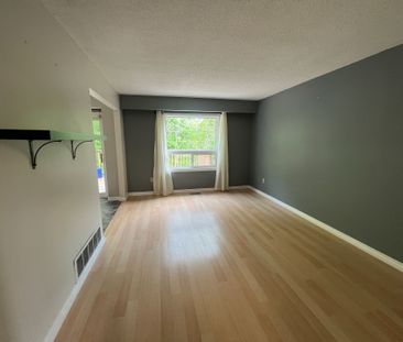 For Lease - 45 Burns Circle, Barrie, Ontario - Photo 1