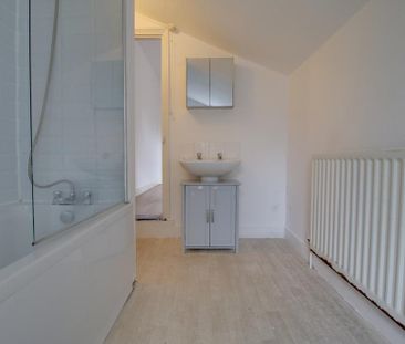 2 bedroom terraced house to rent - Photo 6