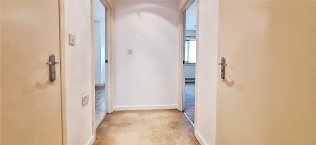 Ruislip Road East, Greenford, UB6 9FE - Photo 1