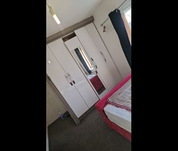 Room in a Shared House, Manchester, M8 - Photo 1