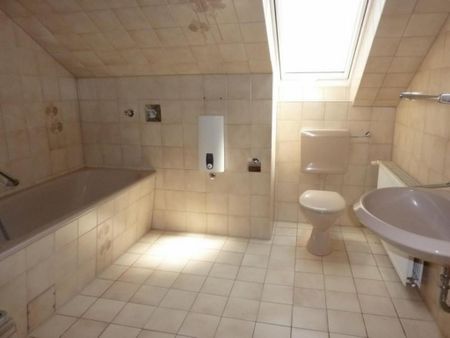 Peine/City-Lage - gepflegte 3 -Zimmerwohnung, Kamin und Dachterrasse - Photo 5