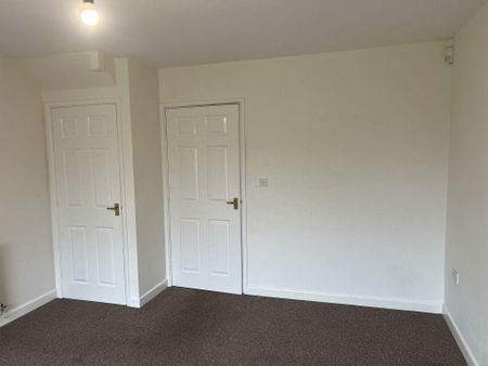 3 bedroom semi-detached house to rent - Photo 3