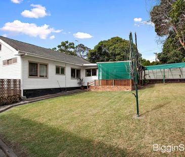 Warm and Welcoming Family Living in a Prime Heathmont Setting - Photo 4