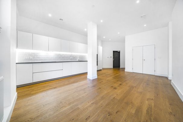 Winchester Street, London, W3 - Photo 1