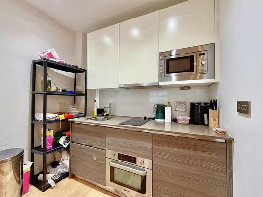 Studio to rent - Photo 1