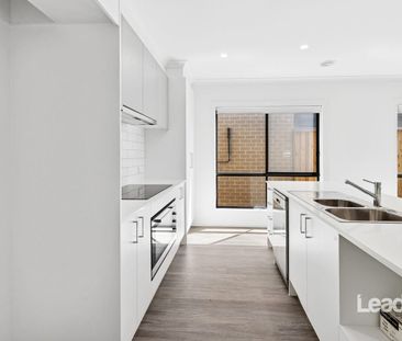 14 Palmatum Street, Sunbury, Vic 3429 - Photo 2