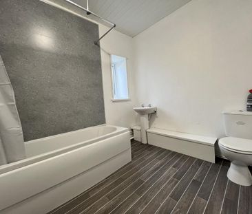3 bedroom detached house to rent - Photo 6