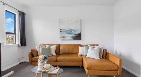 CASTLECLIFF - 3 BEDROOMS - Photo 3