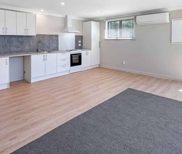 WOODEND – MODERN, ONE BEDROOM, ONE BATHROOM - Photo 4