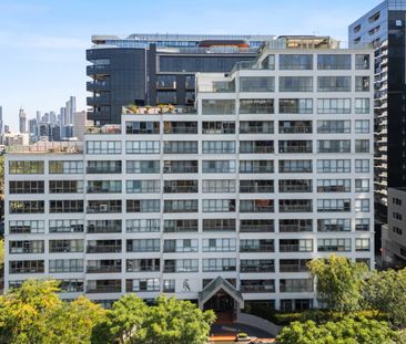 Spacious Inner-City Living in the Prestigious Royal Albert - Photo 5