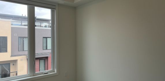 For Lease - 3550 Colonial Drive Unit# 13, Mississauga, Ontario - Photo 2