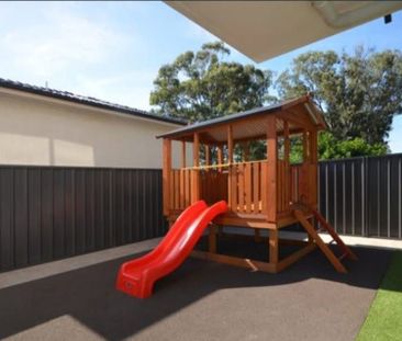 Immaculate Two Bedroom + Study - Close to Amenities. - Photo 2