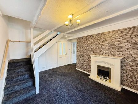 3 bedroom semi-detached house to rent - Photo 2