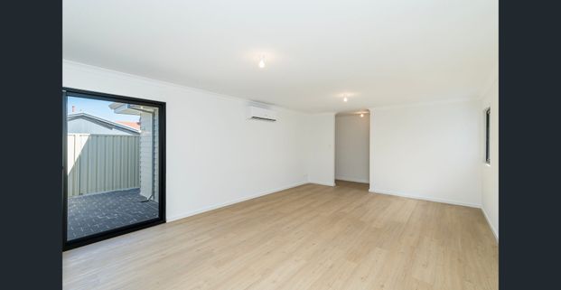 Modern, Stylish & Low Maintenance! - Photo 1