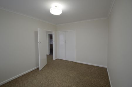 Freshly Painted 2 Bedroom Unit - Photo 2