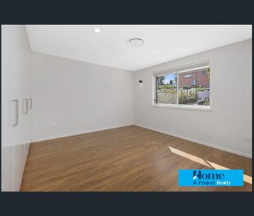 Near New 5 Bedrooms Home With Epping West and Carlingford High Scho... - Photo 2