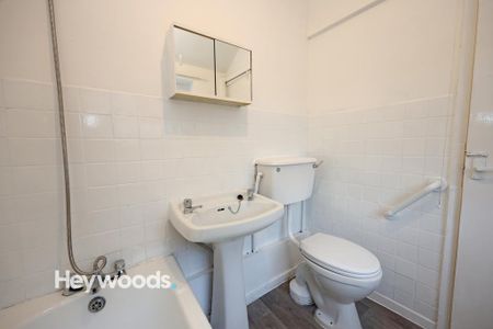 2 bedroom terraced house to rent - Photo 2