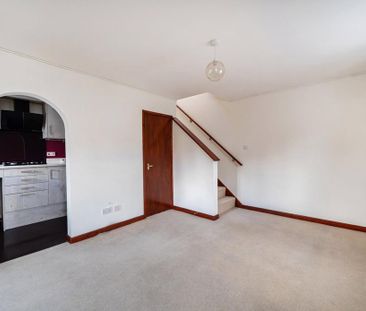 2 bedroom end of terrace house to rent - Photo 2