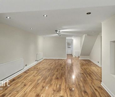 4 bedroom terraced house to rent - Photo 3