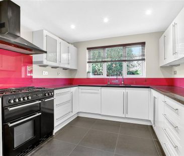 4 bedroom semi-detached house to rent - Photo 1