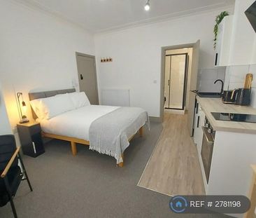 Studio to rent - Photo 4