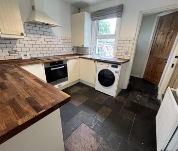 2 bedroom terraced house to rent - Photo 5