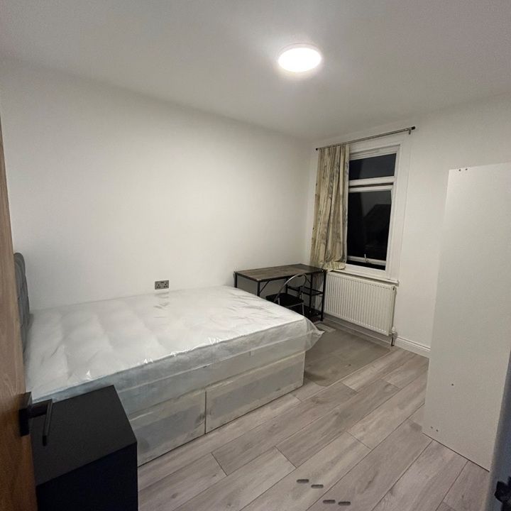 Room in a Shared House, Leslie Park Road, CR0 - Photo 1