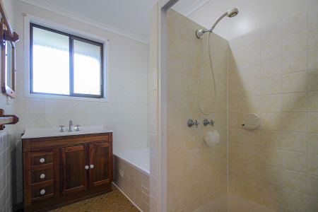 BRIGHT, BRICK BEAUTY - Photo 5