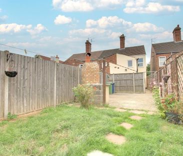 2 bedroom terraced house to rent - Photo 3