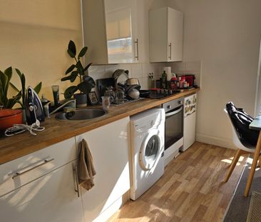 studio to rent Gildredge Road, Eastbourne, East Sussex, BN21 - Photo 3