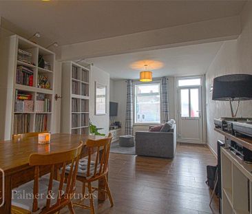 2 bedroom terraced house to rent - Photo 2