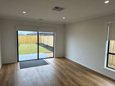 42 Sunflower Drive, BEVERIDGE - Photo 5