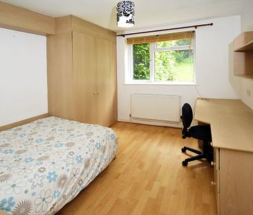 5 bed, Grove Lane, Headingley. LS6 2AP. £85.00pppw - Photo 4