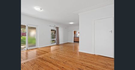 Well presented home in a tightly held pocket - Photo 5