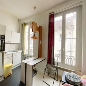 STUDIO MEUBLÉ COEUR DE VILLE - Photo 2