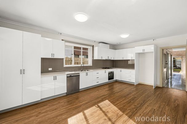 Spacious Family Home in Prime Fawkner Location - Photo 1