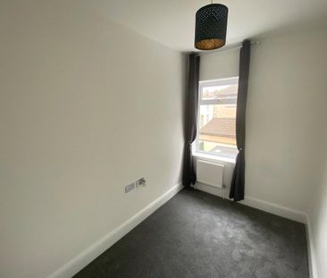 4 bedroom terraced house to rent - Photo 6