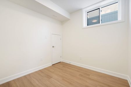 For Lease - 958 Fisher Avenue Unit# C, Carlington - Central Park, Ontario - Photo 2