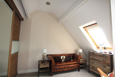 3 Bedroom Semi-Detached House, Chester - Photo 5