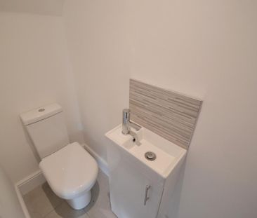 4 bedroom detached house to rent - Photo 5